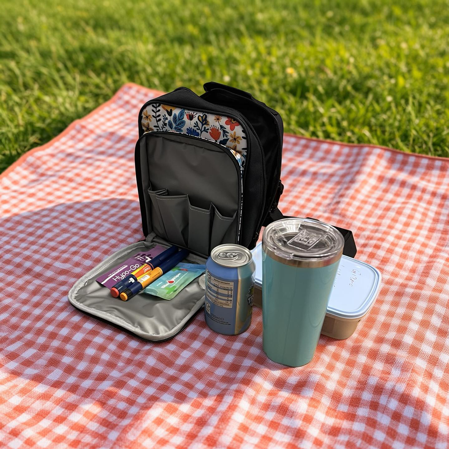 Cross Body Bags - Insulated front storage pocket